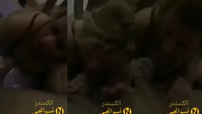 متناكة جوزها نايم وهي بتمص الزب زي المحرومة