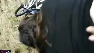 مربربة بتقول لحبيبها دخله في طيزي براحه وصورني