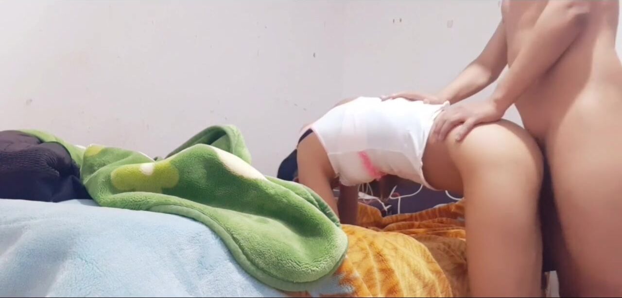 احلى فشخ طيز بنوتة مصرية اول مرة تتناك من حبيبها