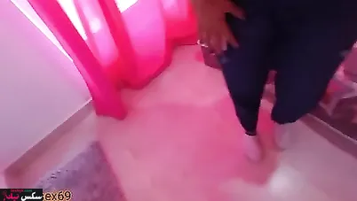 احلى مزة مصرية بتمص الزب وتتناك بكل الاوضاع