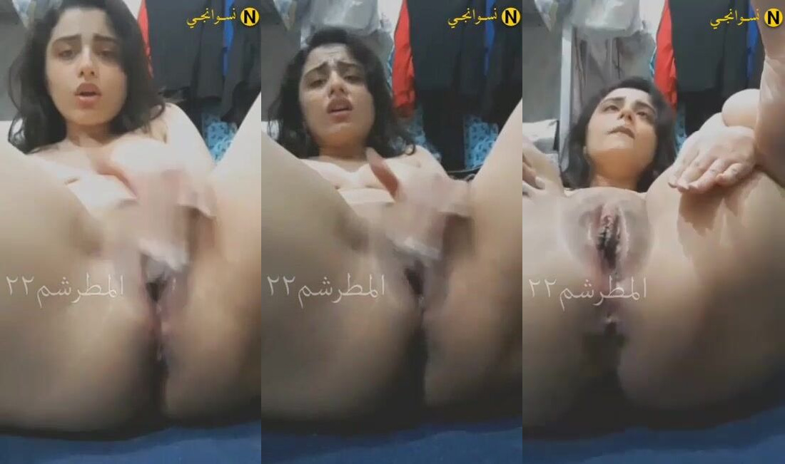 البت مولعة فاشخه كسها فرك وتتوجع بصوت عالي