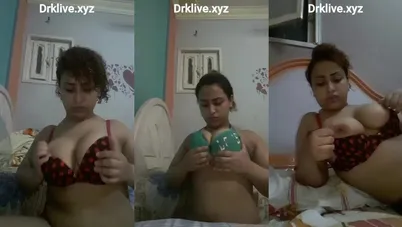 بنوتة مصرية ملبن قاعده على السرير وتعرض بزازها الجامدة
