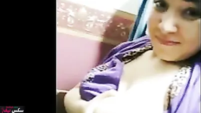 فلاحة مربربة بتتصور وفاشخه كسها في الحمام وتتوجع