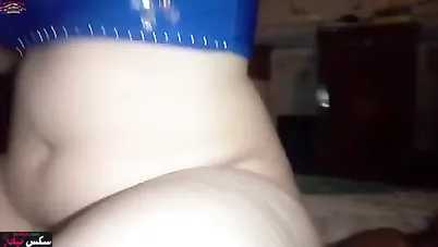 مصرية جسمها نار بتاخد الزب بين بزازها وفي كسها الهيجان