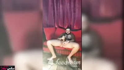 خليجية عشيها واخدها على زبه ومش راحم كسها بكل عنف