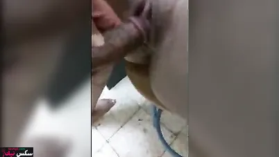 متناكة مصرية بتتناك بكل الاوضاع وتقول كلام سكسي لجارها