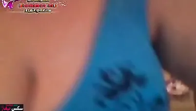 متناكة مربربة بتعرض جسمها وتنيك كسها المولع وتتصور