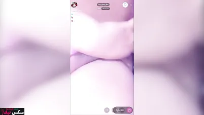 البت هاجت ونازله فرك في كسها وتقفش بزازها الكبيرة