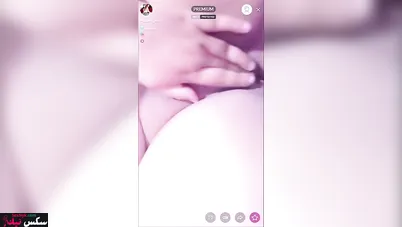 البت هاجت ونازله فرك في كسها وتقفش بزازها الكبيرة