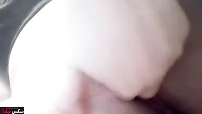 مزة مصرية هاجت وقلعت هدومها وبتصور بزازها لحبيبها