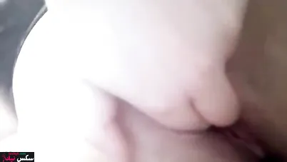 مزة مصرية هاجت وقلعت هدومها وبتصور بزازها لحبيبها