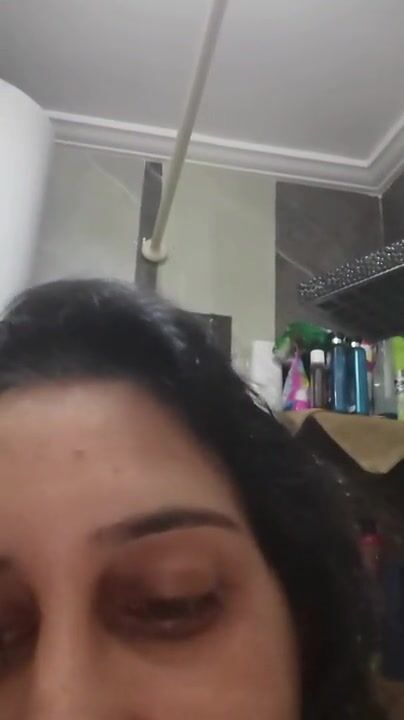 احلى بزاز وجسم ابيض بيتعرض في فيديو لفلاحة مصرية