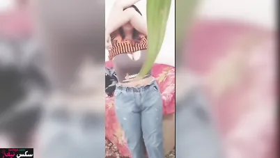 مزة مصرية ملبن بتقلع الهدوم وتعرض في جسمها كامل لحبيبها