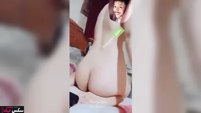 بنوتة مصرية اخوها بيركبها زبه على السرير وبيصورها