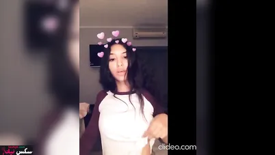 لبوة قالعه الهدوم ومش راحمه بزازها تقفيش في النودز