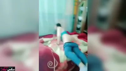 فرسة مصرية بتتصور لعشيقها بأوضاع تهيج الحجر