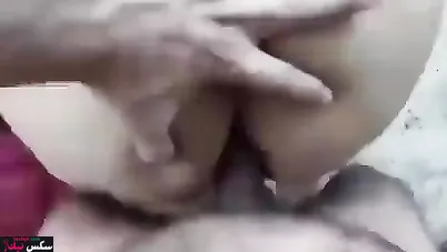 قحبة مصرية بطيز ملبن الزبون فاشخ طيزها خلفي وبيصورها