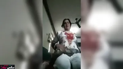مصرية بجسم صاروخ قالعه الهدوم بتتشرمط بكل الاوضاع