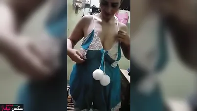 صاروخ مصرية عشيقها بيصورها وهي ملط في بيته