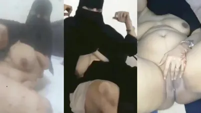 منقبة جوزها سافر وبتتصور لعشيقها وتفتح كسها وتدلع