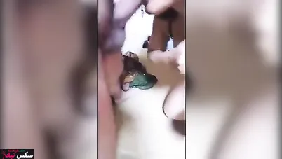 شرموطة مصرية بتخلي عشيقها يصورها وهو بينيكها خلفي