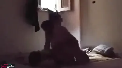 عنتيل واخد جارته الشرموطة وبينيك كسها بكل الاوضاع