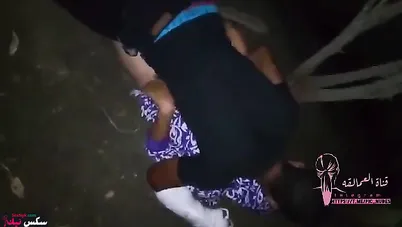 محجبة عشيقها منيمها وراكب فوقها ومش راحم كسها بعنف