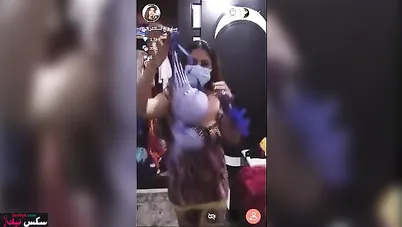 لبوة مصريه مدلعه المتابعين على الاخر وترقص وتتشرمط