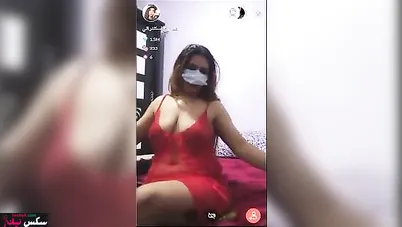 لبوة مصريه مدلعه المتابعين على الاخر وترقص وتتشرمط