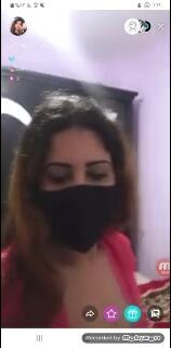 لبوة مصريه مدلعه المتابعين على الاخر وترقص وتتشرمط