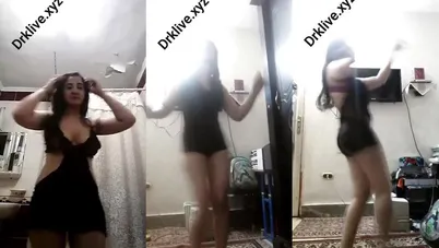 احلى رقص من مصرية متناكة مدلعه الزبون على الاخر