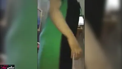 فلاحة مصرية بترقص في اوضة النوم وتفشخ كسها فرك لحبيبها