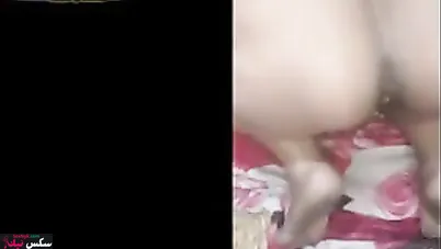 فلاحة مصرية مولعه على الاخر ومش راحمه كسها بعبصة