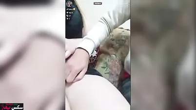 مصرية الزبون نازل في بزازها تقفيش والممحونة مبسوطة