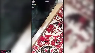 مصرية الزبون نازل في بزازها تقفيش والممحونة مبسوطة