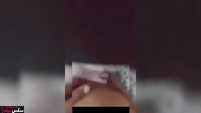 رقاصة مصرية الواد مخليها تمصله ويفشخ طيزها الكبيرة
