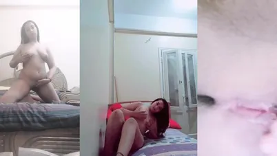 متناكة قالعه على السرير وفاشخه كسها وبزازها لعب