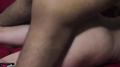 مصرية اخوها دخل ورشق زبه في طيزها الجامدة على سريرها