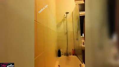 متناكة مصرية بتصور لعشيقها وهي في الحمام وجسمها نار