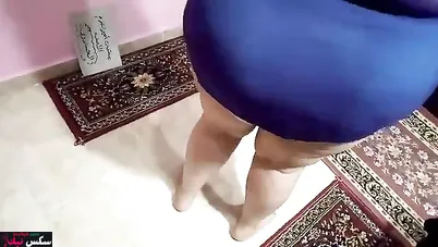 مصريه مربربه بتدلع للزبون وترقصله وهي هيجانه نار