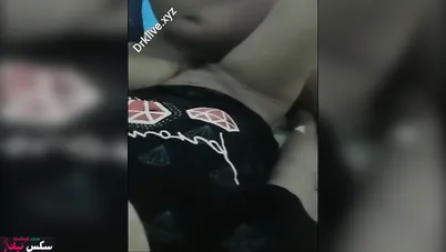 واخد حبيبته البيت ومص راحم كسها وطيزها على السرير
