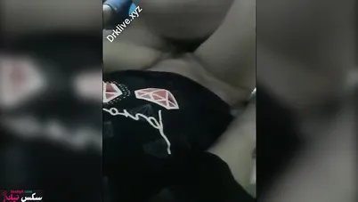 واخد حبيبته البيت ومص راحم كسها وطيزها على السرير