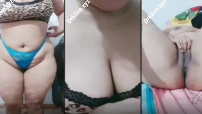 فرسة مصرية منقبة فاتحه رجليها ونازله فرك في كسها وتتوجع