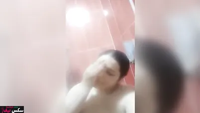 فلاحة مصرية بتتلبون في النودز وتعرض جسمها وكسها