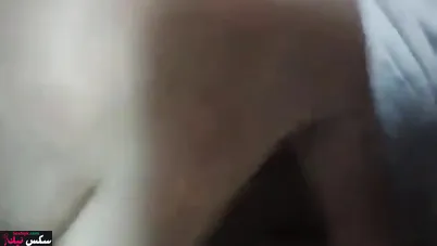 فلاحة مصرية بتتلبون في النودز وتعرض جسمها وكسها