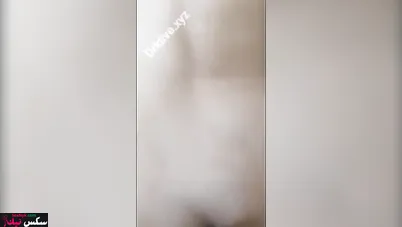 مصرية بتروح بيت عشيقها وتخليه ينيكها بكل الاوضاع