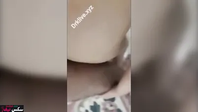 مصرية بتروح بيت عشيقها وتخليه ينيكها بكل الاوضاع