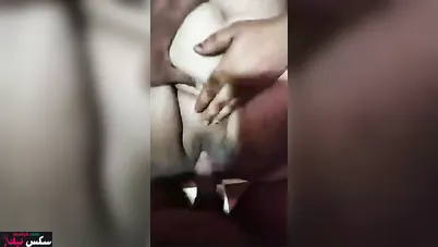 فرسة مصرية ديوثها بينيكها والشرموطة تصرخ وتقول براحه