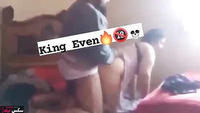 فلاحة بتاخد زب جارها كامل على سرير جوزها وتتفضح