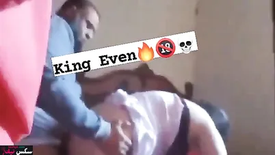 فلاحة بتاخد زب جارها كامل على سرير جوزها وتتفضح